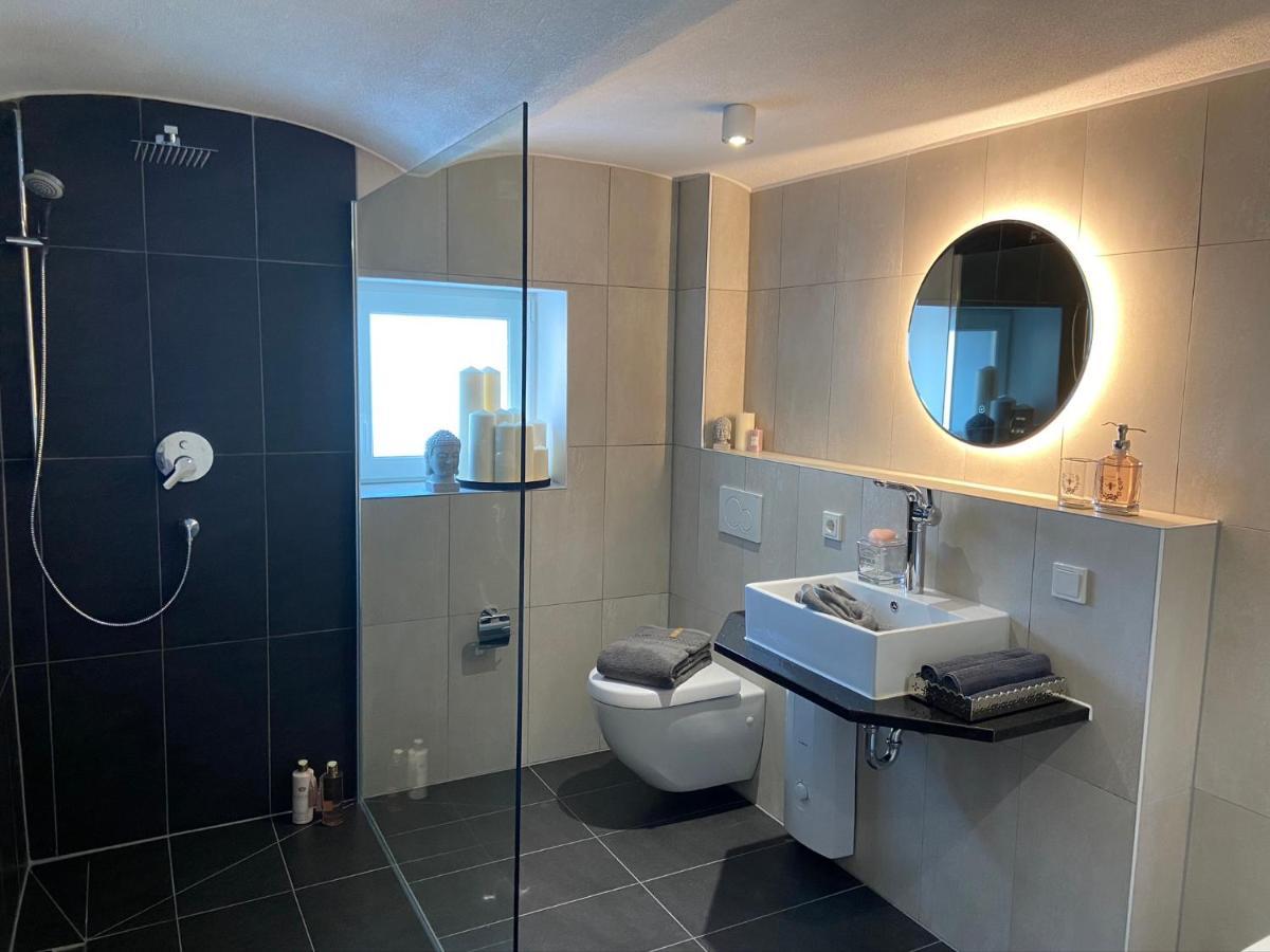Luxus Ferienwohnung Mit Whirlpool Runkel Luaran gambar