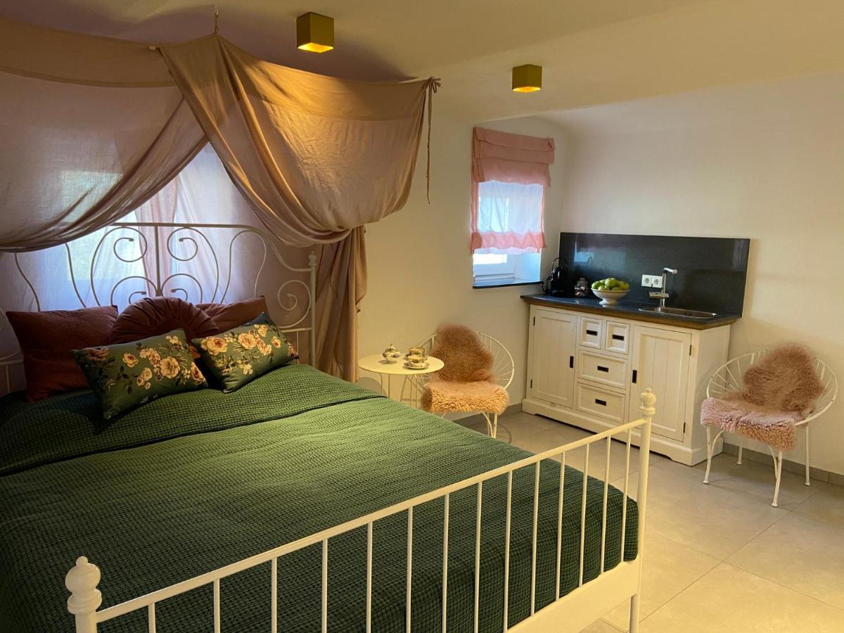 Luxus Ferienwohnung Mit Whirlpool Runkel Luaran gambar